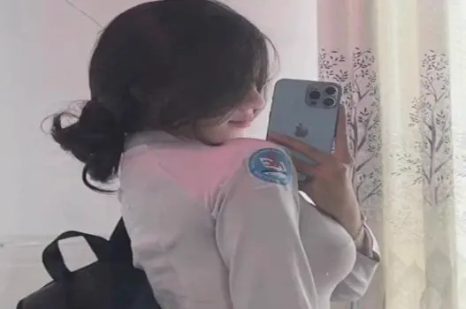 Ảnh thumbnail video Nguyễn Thanh Thảo nữ sinh cấp 3 lộ clip địt với bạn trai em mặc đồng phục ngắn bị bạn trai kéo quần lót xuống địt ngay em cắn môi bảo anh nhẹ thôi